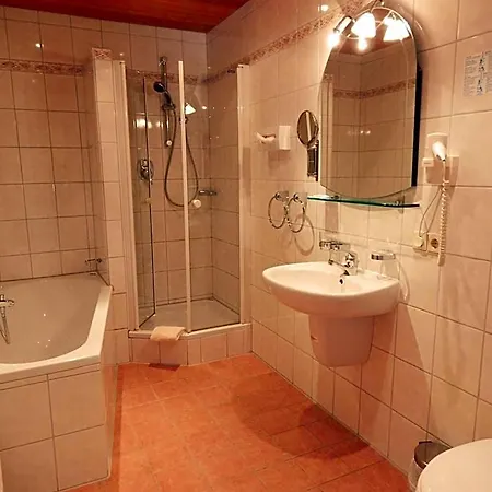 Koenigsseer Hof 3*